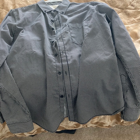 Button up - Picture 2 of 2